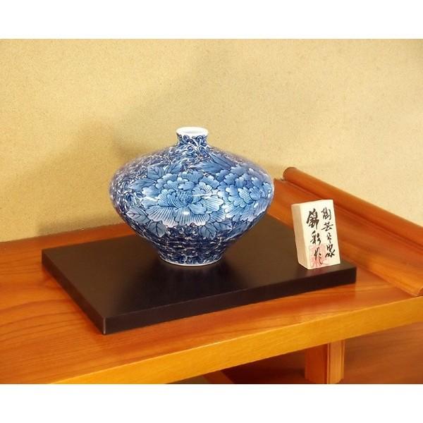 有田焼 染付金彩唐草牡丹絵花瓶|陶芸作家 藤井錦彩 作 花瓶・花器 有田焼 染付金彩唐草牡丹絵花瓶|陶芸作家 藤井錦彩 作 花瓶・花器