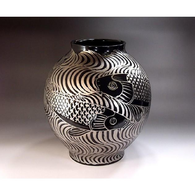 有田焼 天目釉プラチナ彩流水鯉絵花瓶｜陶芸作家　藤井錦彩 作