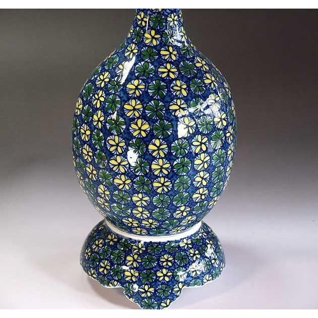 色鍋島、壺 色鍋島様式花散らし文様飾り壺｜有田焼 陶芸作家 藤井錦彩作 : 有田焼