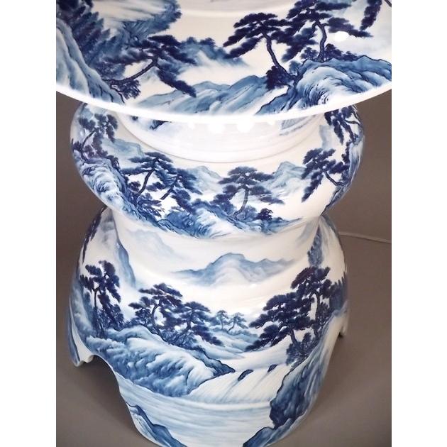 美品　有田焼　花舟　三脚　香炉　染付の山水画が素敵な　蓋まで丁寧に描かれています 美品 有田焼 花舟 三脚 香炉 染付の山水画が素敵な 蓋まで丁寧に描かれ