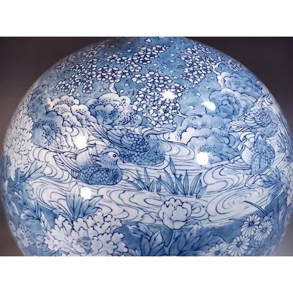 有田焼 染付鴛鴦流水花尽くし景図花瓶｜陶芸作家 藤井錦彩 作 : 有田焼