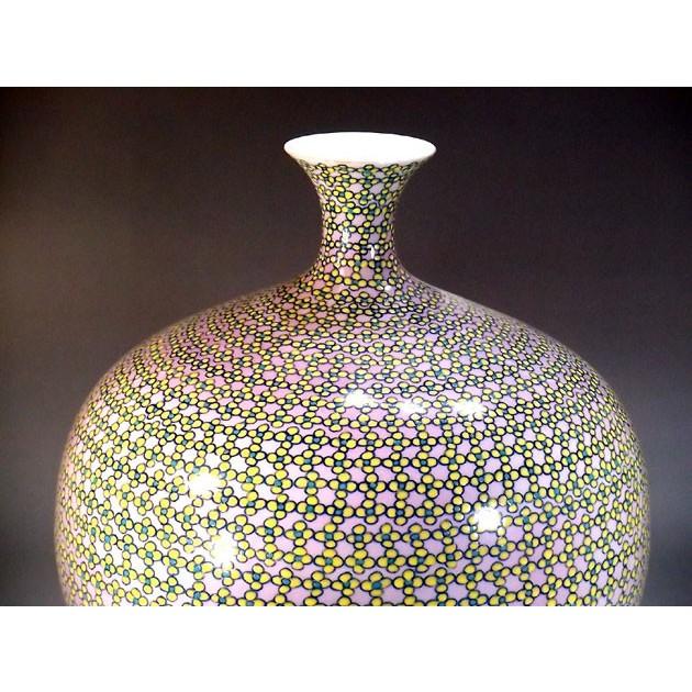 有田焼 色鍋島様式小梅文様花瓶｜陶芸作家 藤井錦彩 作 : 有田焼 藤井