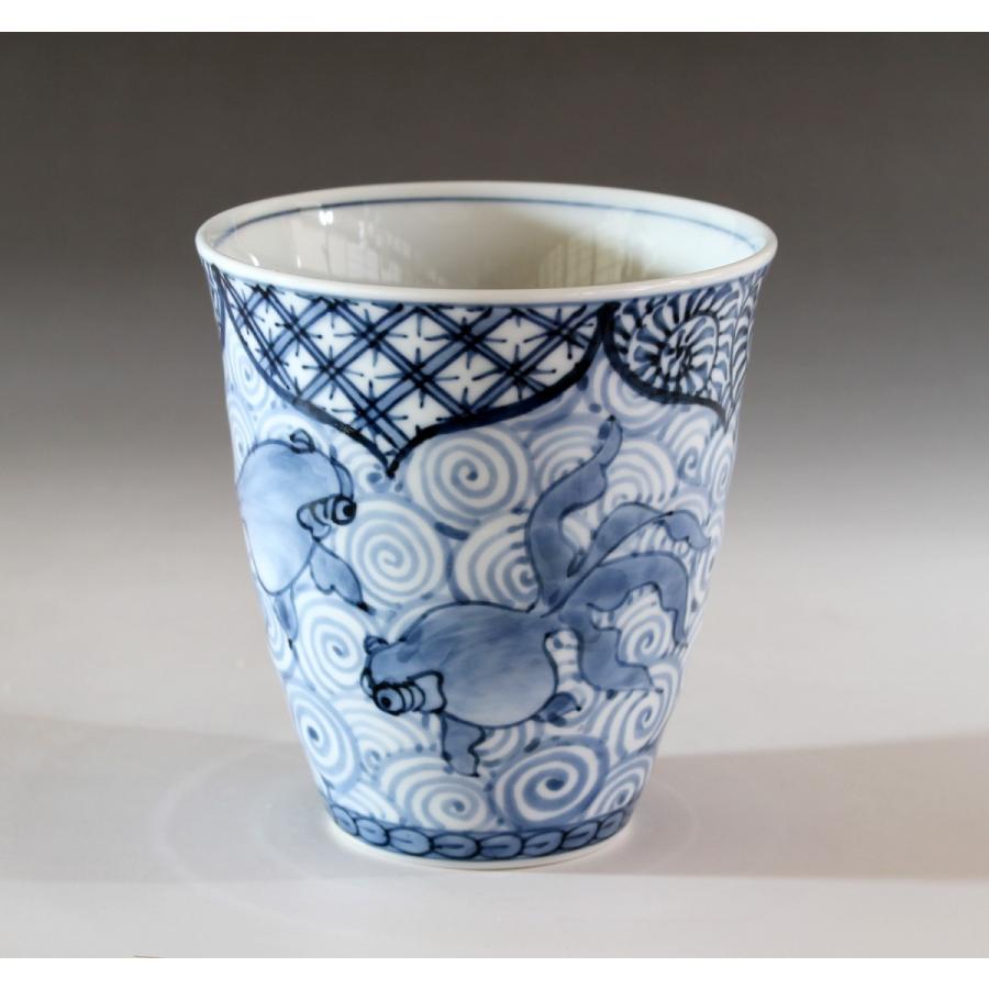 有田焼 陶芸家 藤井錦彩作 青磁古染付金魚絵湯飲み : 有田焼 藤井錦彩