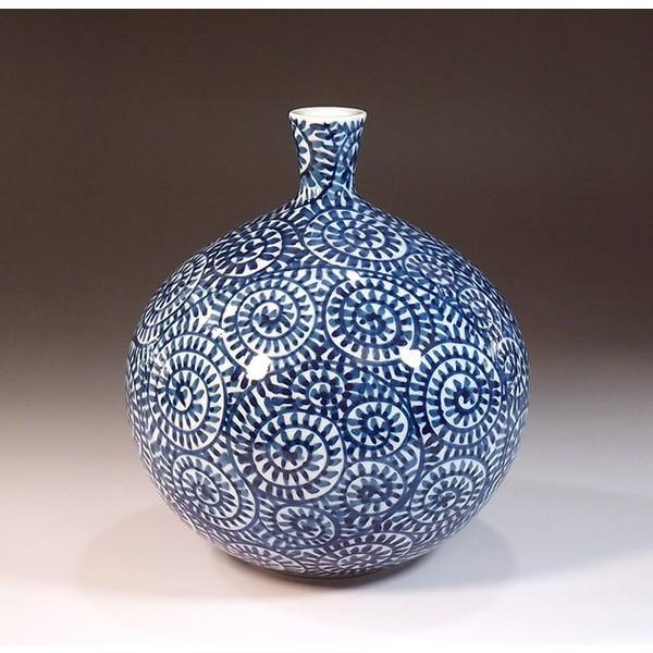 池田視行作 肥前有田 染付 蛸唐草文 双耳花瓶 高さ39.4cm 池田視行作 肥前有田 染付 蛸唐草文 双耳花瓶 高さ