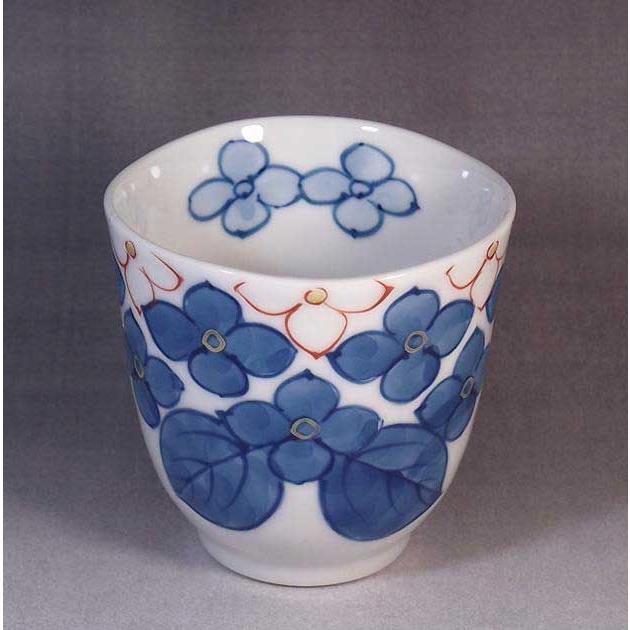 有田焼 陶芸家 藤井錦彩作 染錦金彩紫陽花絵波渕湯呑み : 有田焼 藤井