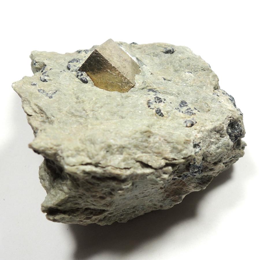 パイライト 原石 約112g パイライトキューブ 母岩付き 黄鉄鉱