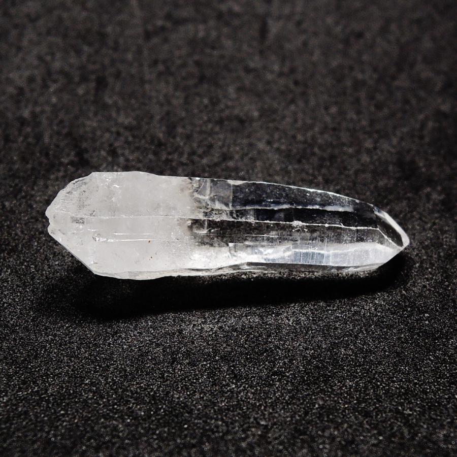 水晶 原石 クォーツ クォーツポイント パキスタン産 : 鉱物標本 天然石