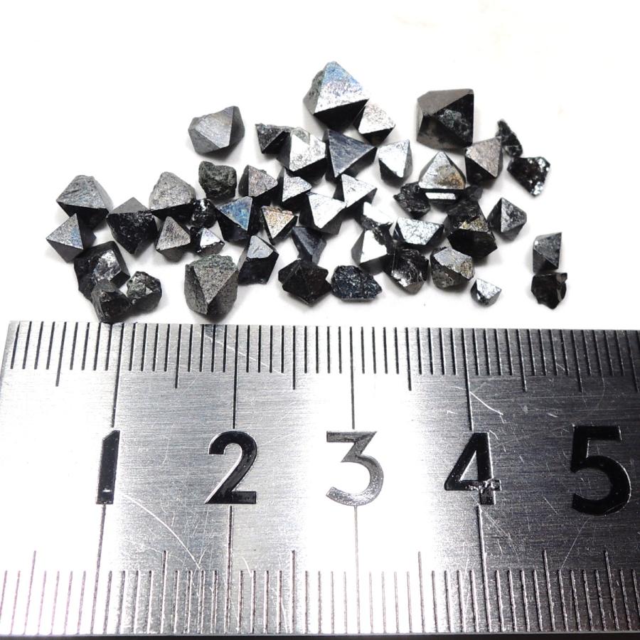 マグネタイト 5gセット 磁鉄鉱 原石 パキスタン産 ランダム : 鉱物標本