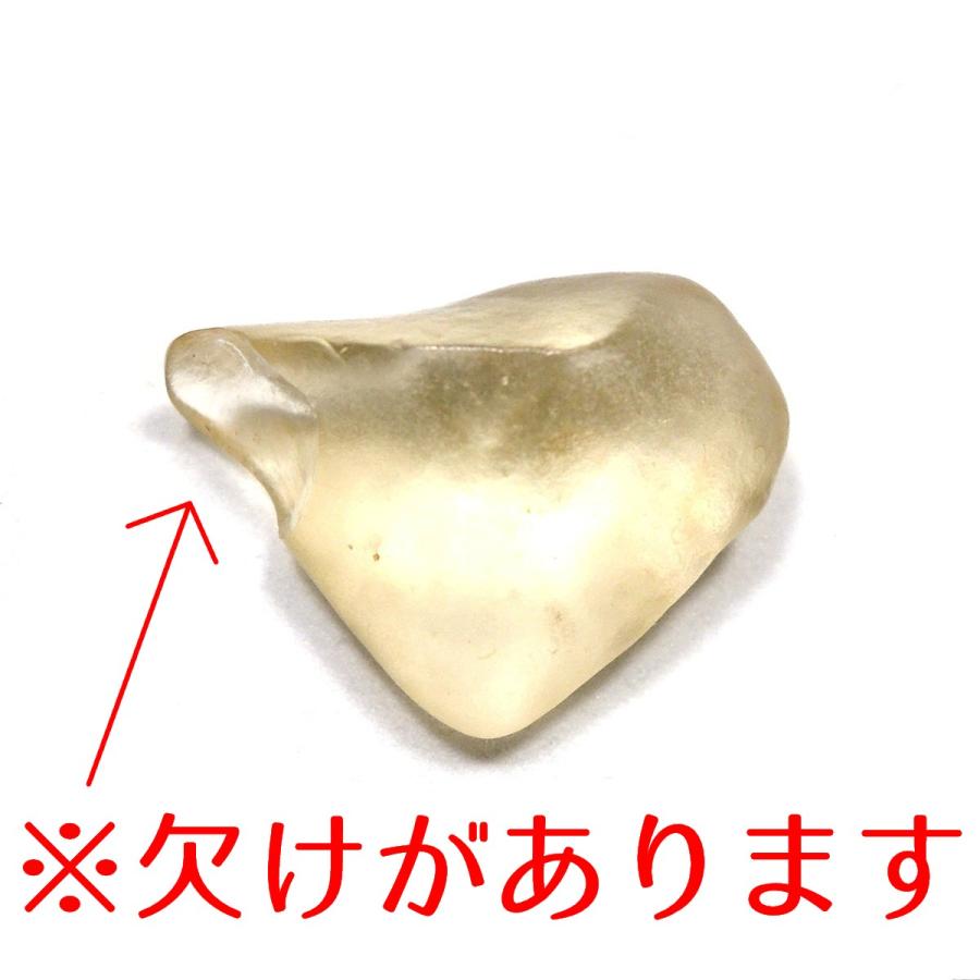 リビアングラス 原石 欠けあり テクタイト インパクトガラス リビア産