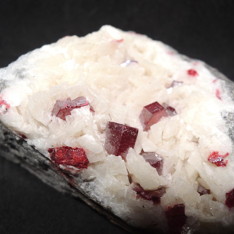 辰砂 約104g シナバー 原石 中国産の画像