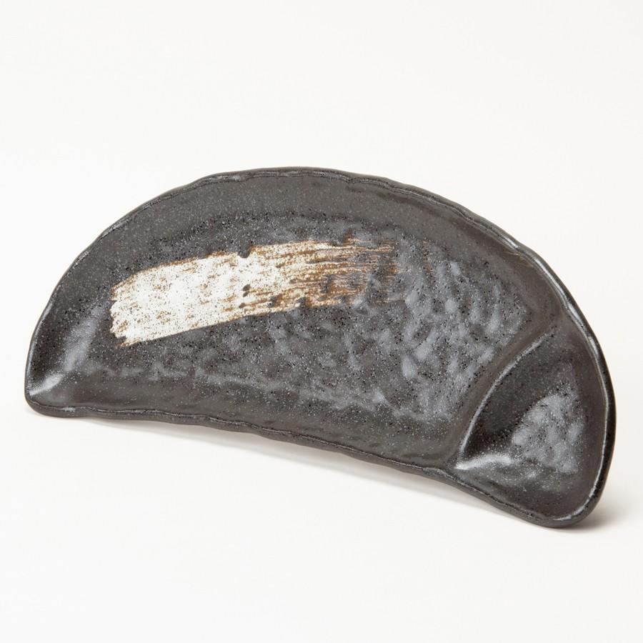 和食器 おしゃれ さんま皿 焼き物皿 一引 仕切付半円長皿（黒） 美濃焼 岐阜県 | たたら | 01