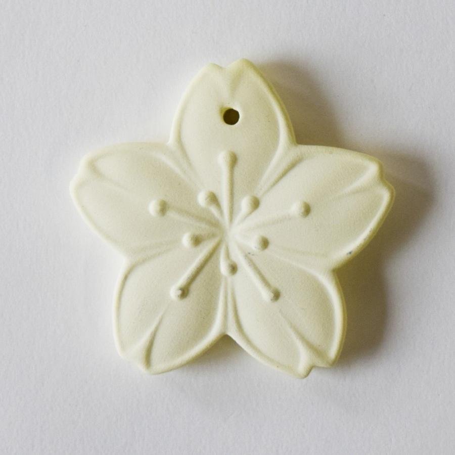 アロマディフューザー スウセラ おしゃれ 加湿 アロマ 桜プレート 穴開 イエロー 吸水 蒸発 殺菌効果 Ss023 うつわのお店 たたら 通販 Yahoo ショッピング