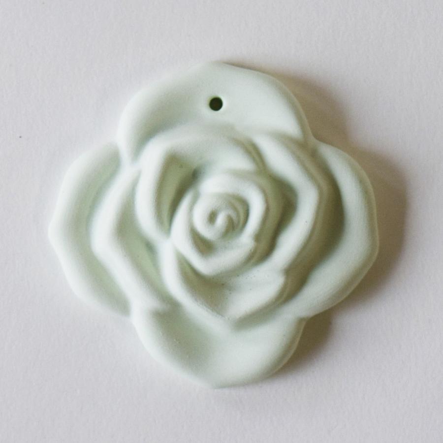 本日ポイント5倍 アロマディフューザー スウセラ 加湿 アロマ バラプレート 穴開 グリーン 吸水 蒸発 殺菌効果 Tcf Ss025 うつわのおみせ たたら 通販 Yahoo ショッピング