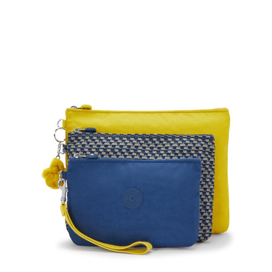 キプリング 公式 ポーチ IAKA L WRISTLET(Inside Yellow) イアカ エル リストレット(インサイドイエロー) KI42192TT 　期間限定価格 2026/10/25 まで | kipling