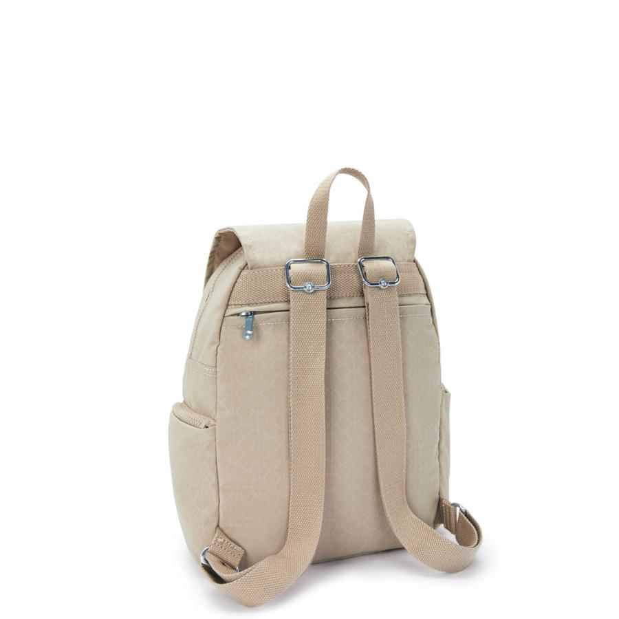 キプリング 公式 リュック バックパック CITY ZIP S(Sign Beige Emb) シティジップエス(サインベージュエンボス) KI563496A 　期間限定価格 2026/6/21 までの画像