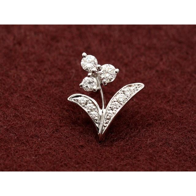 キョエちゃん　ロイヤルアッシャー ASSCHER ピンブローチ ロイヤルアッシャーダイヤモンド 小花のワンポイントピン