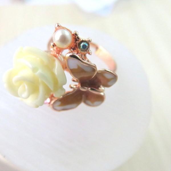 エポ使い パステル色 ピンクゴールド ブーケリング きれい 蝶 花束 美しい ボリューム感 華やか 可愛い リング メール便送料無料 ri アクセサリーkirakira Meヤフー店 通販 Yahoo ショッピング