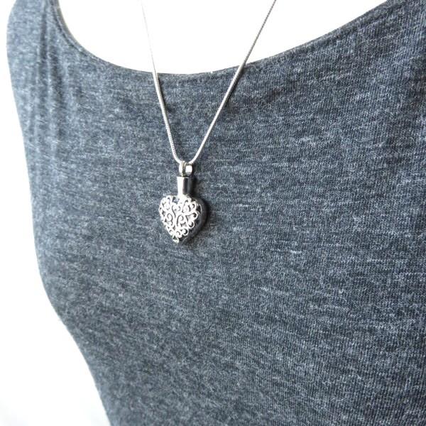 遺骨ペンダント 遺骨 ネックレスアクセサリー ハート 彫金大 分骨