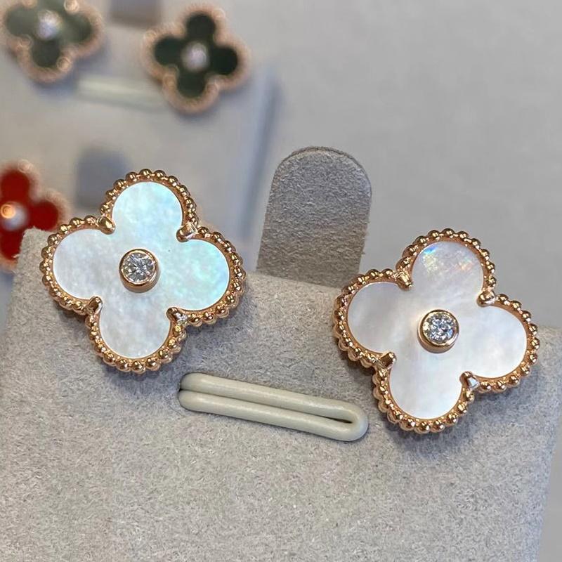 スタッドピアス 四葉クローバー ピンクゴールド シルバー スタッドピアス 四葉クローバー ピンクゴールド シルバー