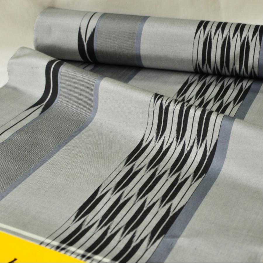 白黒矢羽柄青ライン入り 伊勢崎銘仙（伊勢崎絣）ーきじま銘仙ー