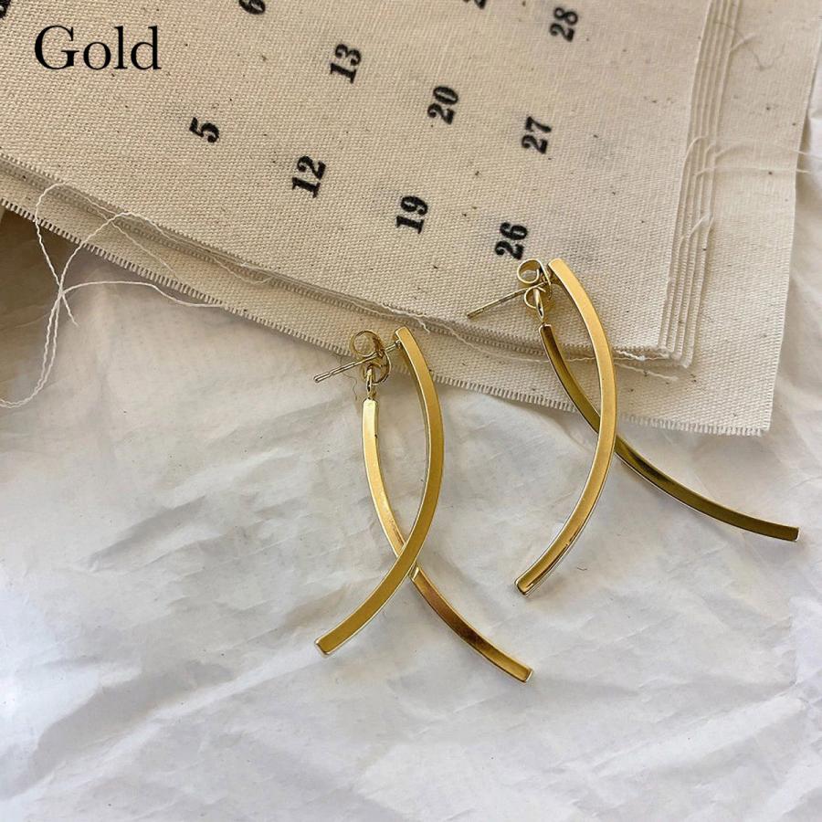 スウィング バックキャッチピアス 大人可愛い 品がありオシャレ キラキラ 揺れる 幾何学 ウェーブ |  | 05