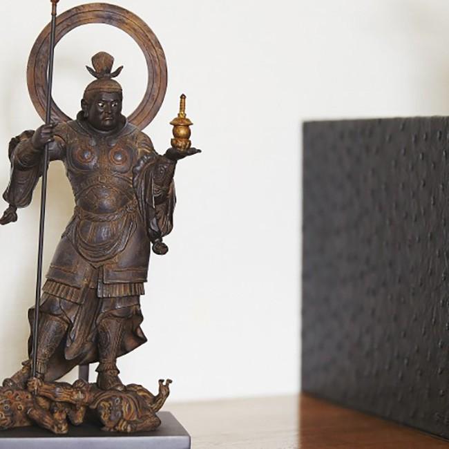 Amazon.co.jp: 修縁堂極彩色 切金 木彫り 不動明王 仏像