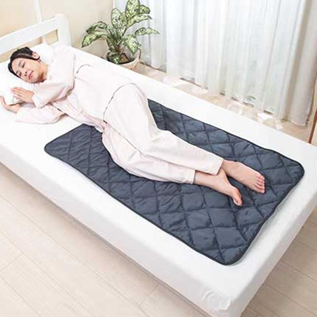 オーラ岩盤 キルト 極 半身浴(蓄熱 マット ひざ掛け カバー あったか