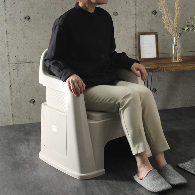 ポータブルトイレ 背もたれ型(簡易トイレ 洋式 背もたれ ひじ掛け 消臭