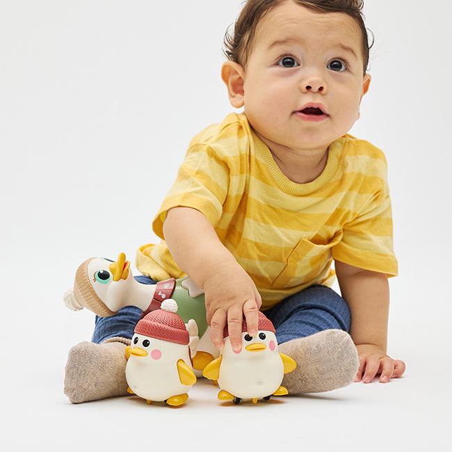 Hola Toys 歩く！よちよちアヒルさんファミリー(ハイハイ を 促す