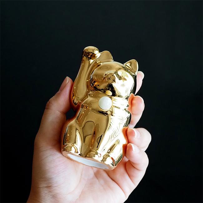 ↓91【訳アリ】瀬戸焼 招き猫 金色 右手上 金運招福 7寸 約22cm 091