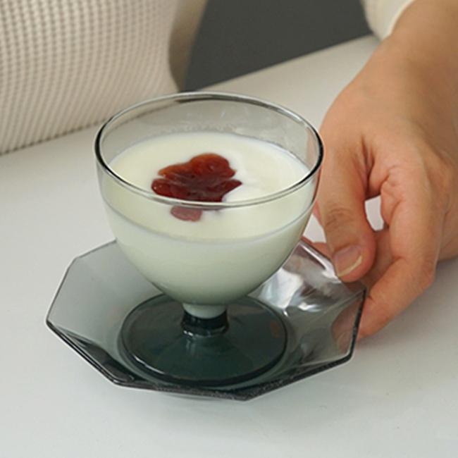 メム プレート(小皿 小さい ミニ 皿 食器 ガラス 透明 ソーサー