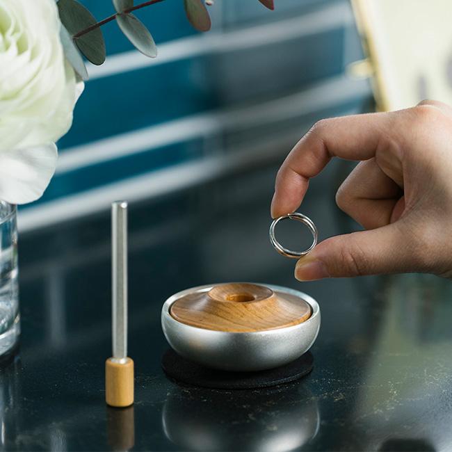 【新品訳あり】 Sotto スタンダードセット(仏具セット ミニ おりん かわいい ペット 仏具 おしゃれ おりん棒 おりんを鳴らす棒 小物) 1-2W 【3939575022】(20812円)