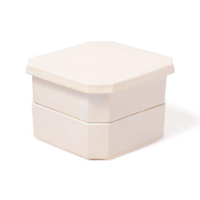 studio m' スタジオエム 隅切二段重(お正月 おせち お節 おもてなし