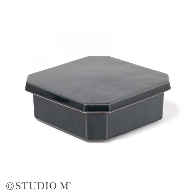 studio m' スタジオエム 隅切二段重(お正月 おせち お節 おもてなし