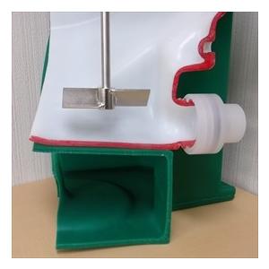撹拌機付きポリエチレン製タンク（容量100ℓ）