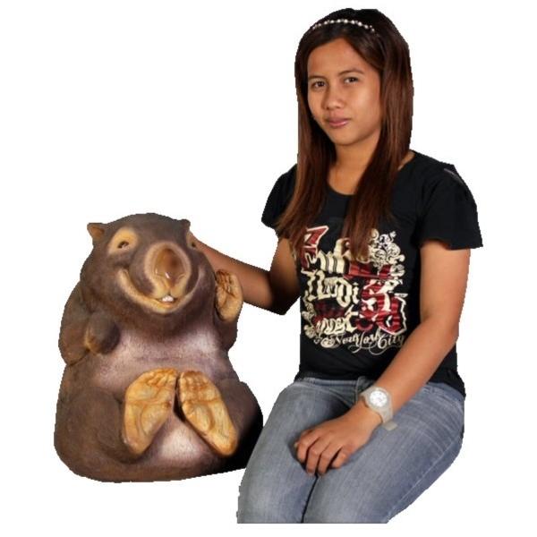 FRP　笑うウォンバット / WomBat Smiling　 fr110071 『動物園オブジェ　アニマルオブジェ　店舗・イベント向け』_1