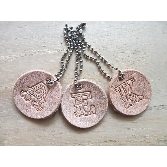 3色アルファベットタグ・イニシャルタグ/3.5cmヌメ革大き目タグ