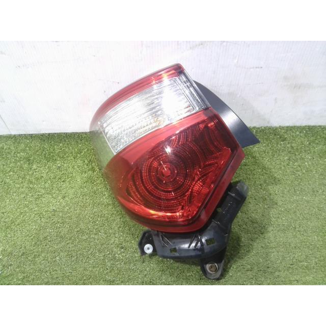 ヴィッツ DBA-NSP130 左 テールランプ テールレンズ 040 81561-52B20 
