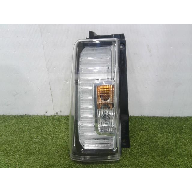 タント DBA-LA600S 左テールランプ 81560-B2581