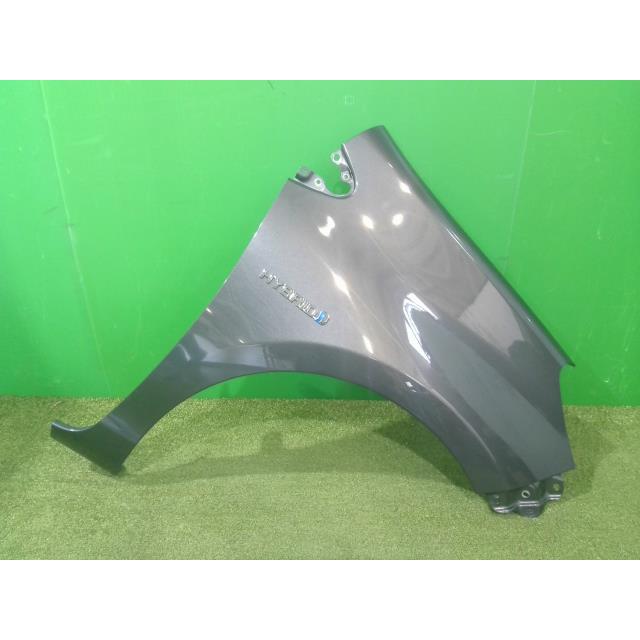 アクア DAA-NHP10 右フロントフェンダー 1G3 53811-52310 : キタグチ  