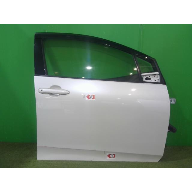 プリウス DAA-ZVW50 右フロントドアASSY 070 67001-47152 