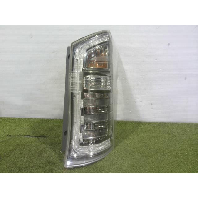 ステップワゴン DBA-RK5 右 テールランプ テールレンズ RP45P 33500  