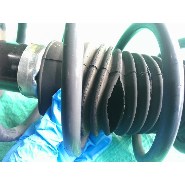 アクア DAA-NHP10 右フロントストラット 082 48510-52G60 : キタグチ 