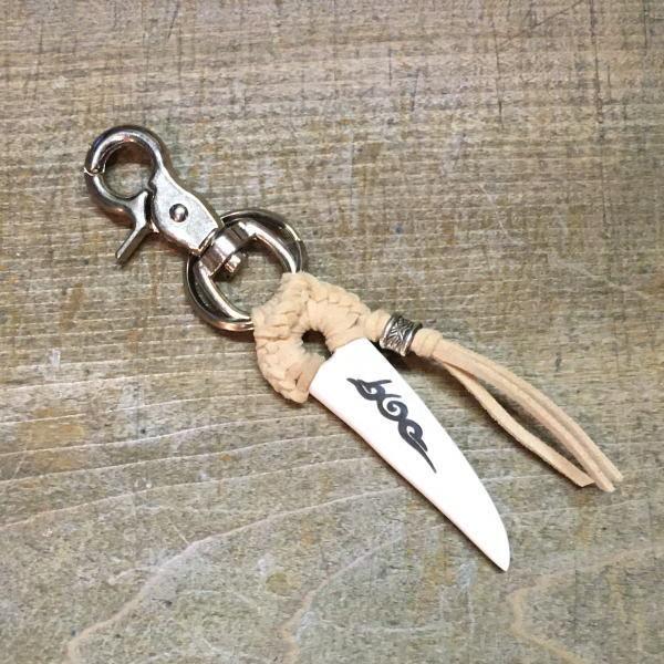 えぞしかの角 キーホルダー 文様（ベージュ） エゾシカ エゾ鹿 蝦夷鹿
