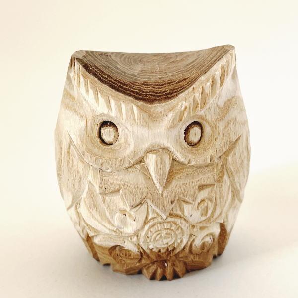 木彫り 模様 ふくろう 置物 槐（えんじゅ）の木製 北海道 阿寒湖 民芸