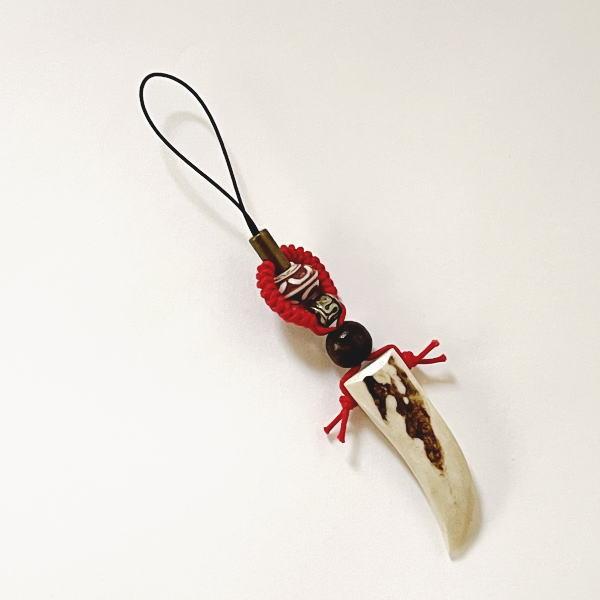 えぞしかの角で作られた 鹿角 ストラップ 丸編みこみ K 鹿の角 蝦夷鹿