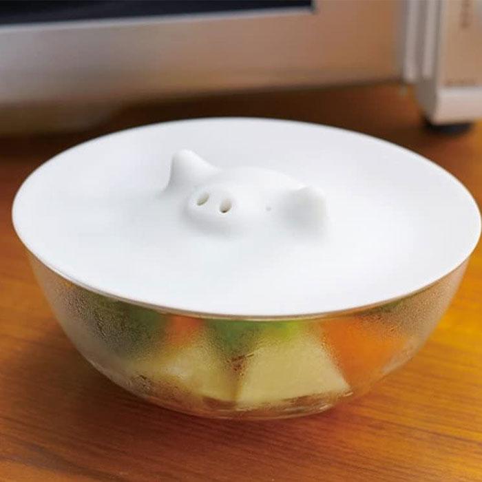 マーナ MARNA こぶたのおとしぶた 13.5cm K-091 落とし蓋 落し蓋 おとしぶた ブタの落としぶた 食洗機OK レンジOK シリコン 【2点までメール便送料無料】 | marna | 01