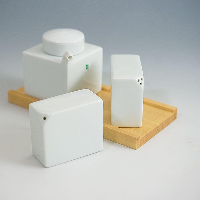 白山陶器 3点コンディメントセット 白磁 【 HAKUSAN 和食器 森正洋デザイン醤油さし・塩・こしょう 3点セット】 |  | 01