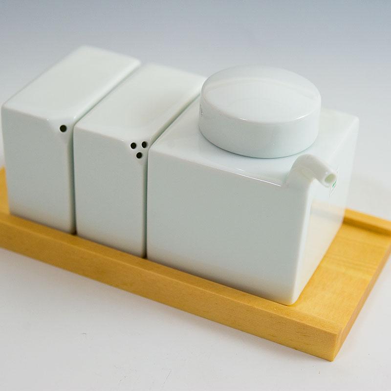 白山陶器 3点コンディメントセット 白磁 【 HAKUSAN 和食器 森正洋デザイン醤油さし・塩・こしょう 3点セット】 |  | 02