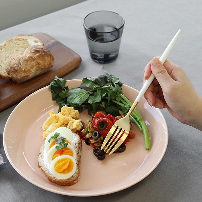 Cutipol クチポール ミオ MIOホワイト ゴールド MI04WGB テーブルフォーク ホワイトマットゴールド 直輸入品【7本までメール便送料無料】 | Cutipol | 02